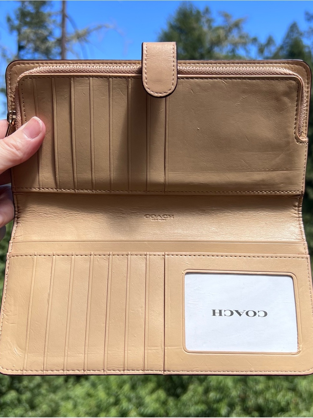 COACH Tan Leather Slim Wallet Credit Card Holder with Gold Hardware AUTHENTIC - Picture 4 of 13
